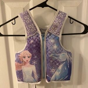 Frozen II Swim Life Jacket Vest  Sz S/M 33-45lbs